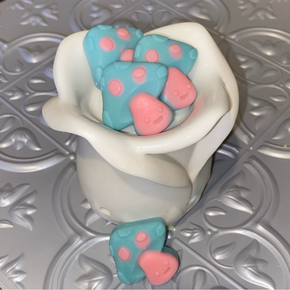 BLUE AND PINK MUSHROOM WAX MELT -SEA BREEZE